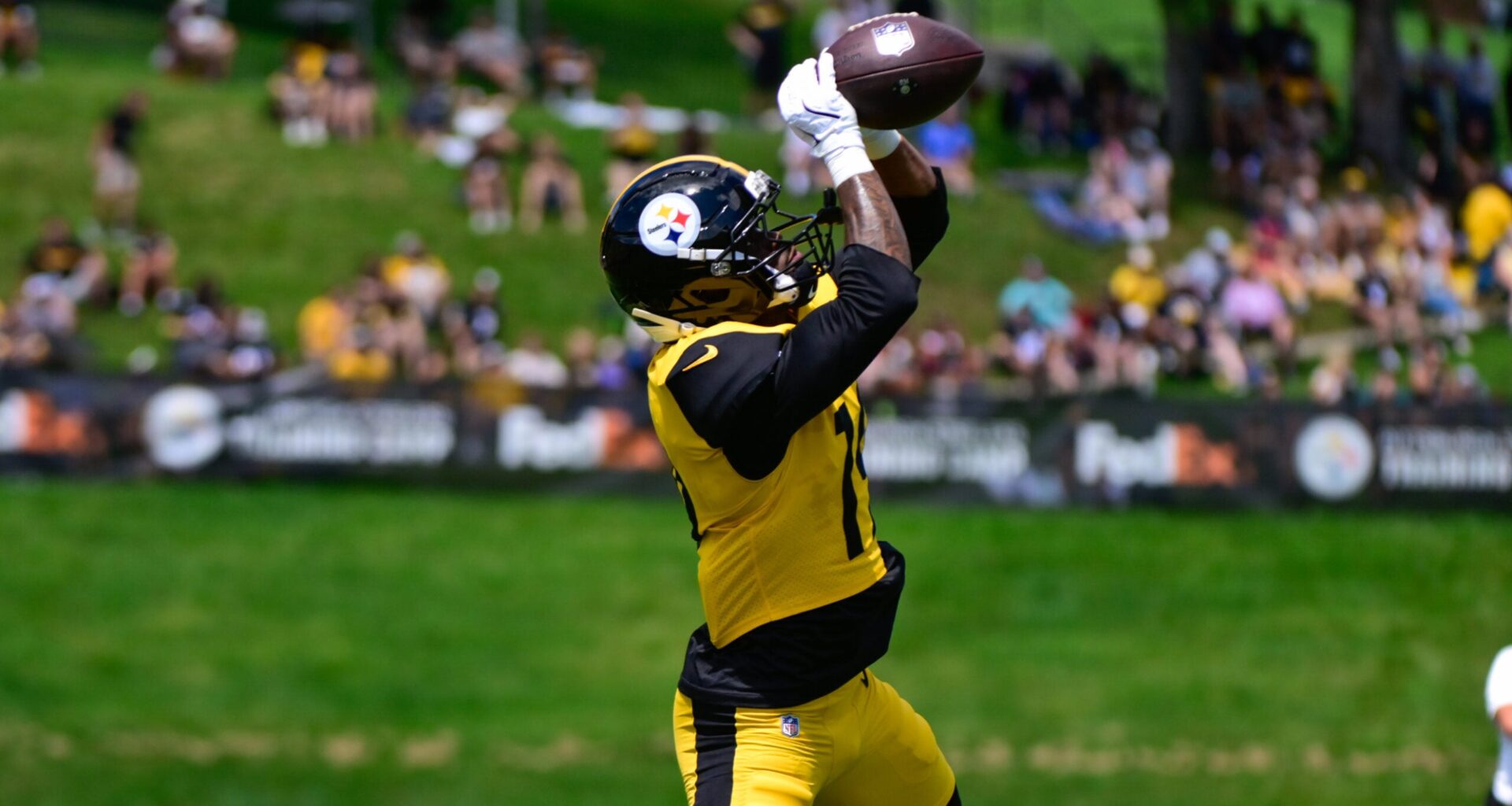 Steelers Bring Back Unheralded Cornerback