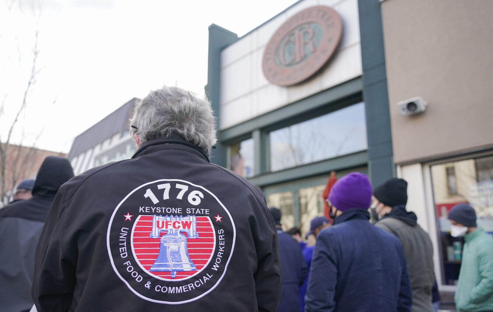 Union officials and local politicians hold a rally supporting unionization efforts at a coffee shop in Pittsburgh