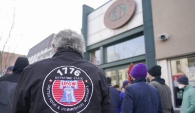 Union officials and local politicians hold a rally supporting unionization efforts at a coffee shop in Pittsburgh