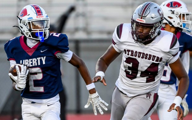 Liberty's Carmelo Griffin carries the ball down the field Thursday, Sept. 10, 2026, against Stroudsburg during a football game at BASD Stadium in Bethlehem.(April Gamiz/The Morning Call)