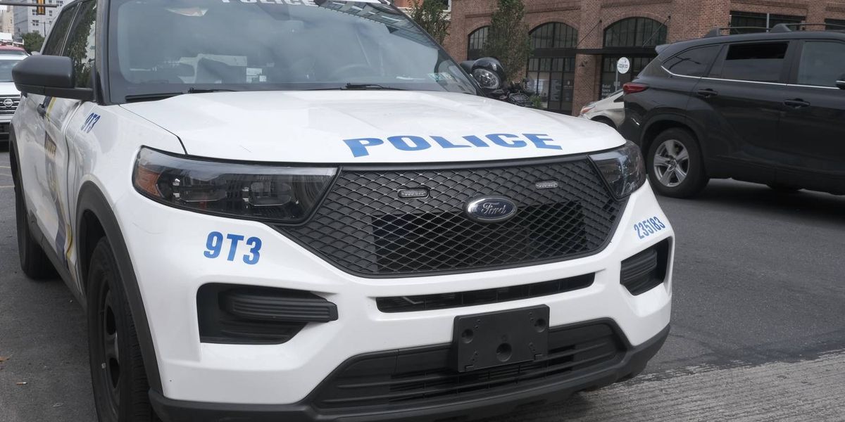 Man robbed of laptop while sitting outside Rittenhouse restaurant