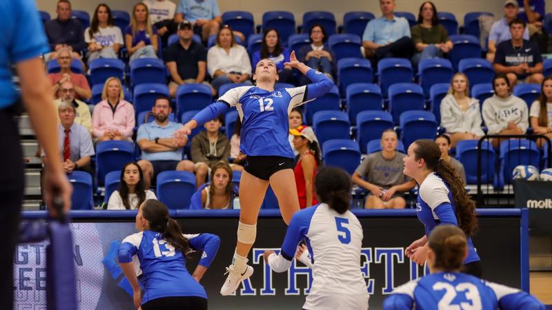 Volleyball Extends Winning Streak to Five, Defeats Scranton, Hartwick