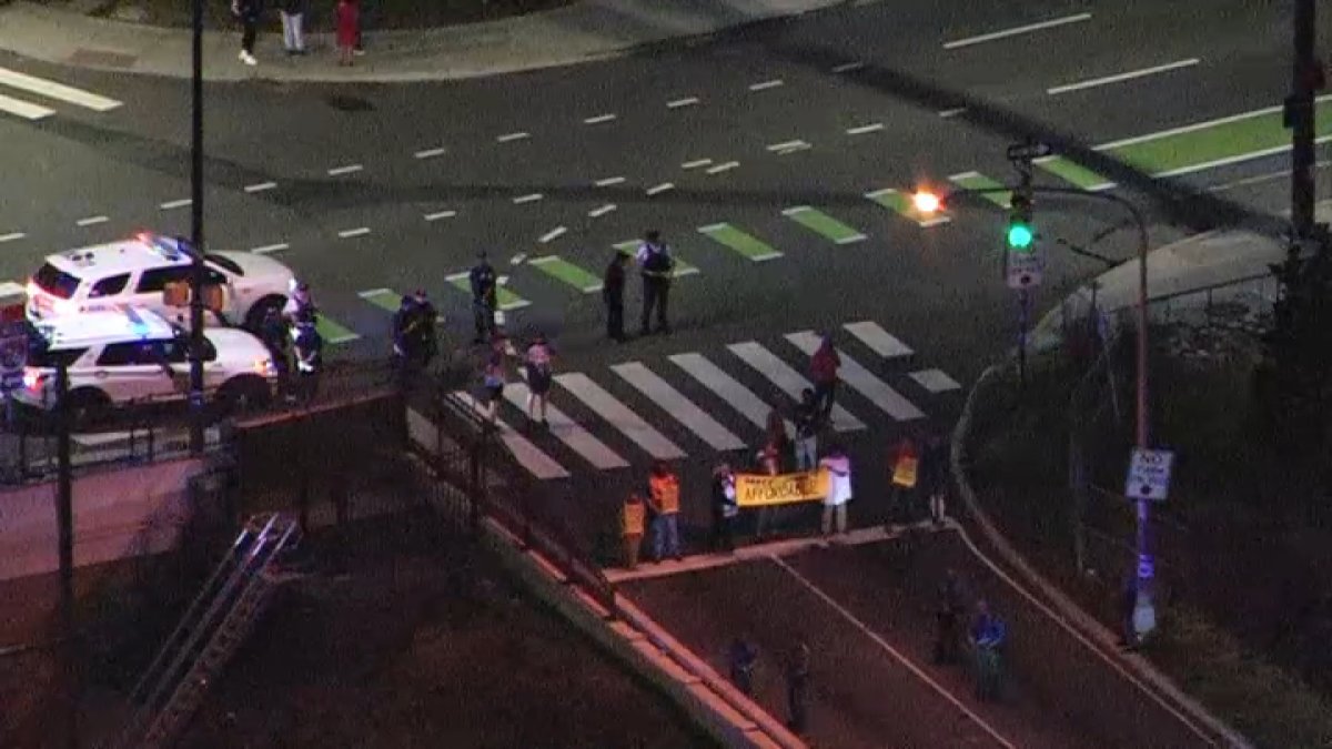 Protesters block 676 off ramp to Ben Franklin Parkway in Center City on Monday – NBC10 Philadelphia