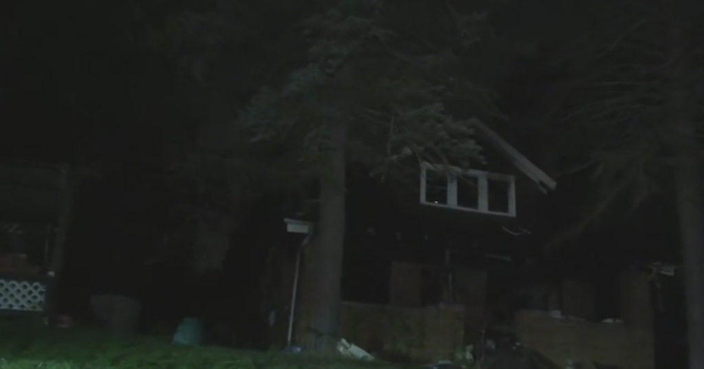 1 person dead after late-night house fire in Penn Hills