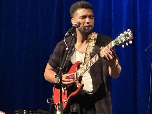 Concert Review: For Devon Gilfillian, good music never gets old at Musikfest Cafe – Lehigh Valley Press