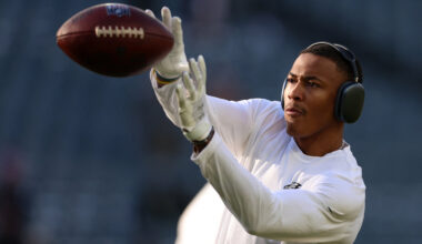 Jan 11, 2026; Philadelphia, PA, USA; Philadelphia Eagles wide receiver DeVonta Smith (6) warms up prior to in an NFC Wild Card Round game against the San Francisco 49ers at Lincoln Financial Field. Mandatory Credit: Bill Streicher-Imagn Images