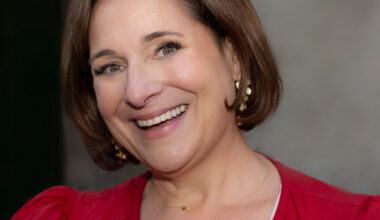 Jennifer Weiner invests $30K in next generation of Philly writers
