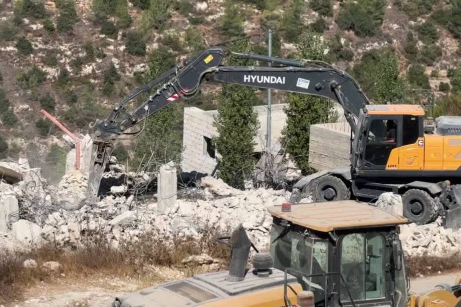 Israeli forces demolish Palestinian home near Bethlehem – Middle East Monitor