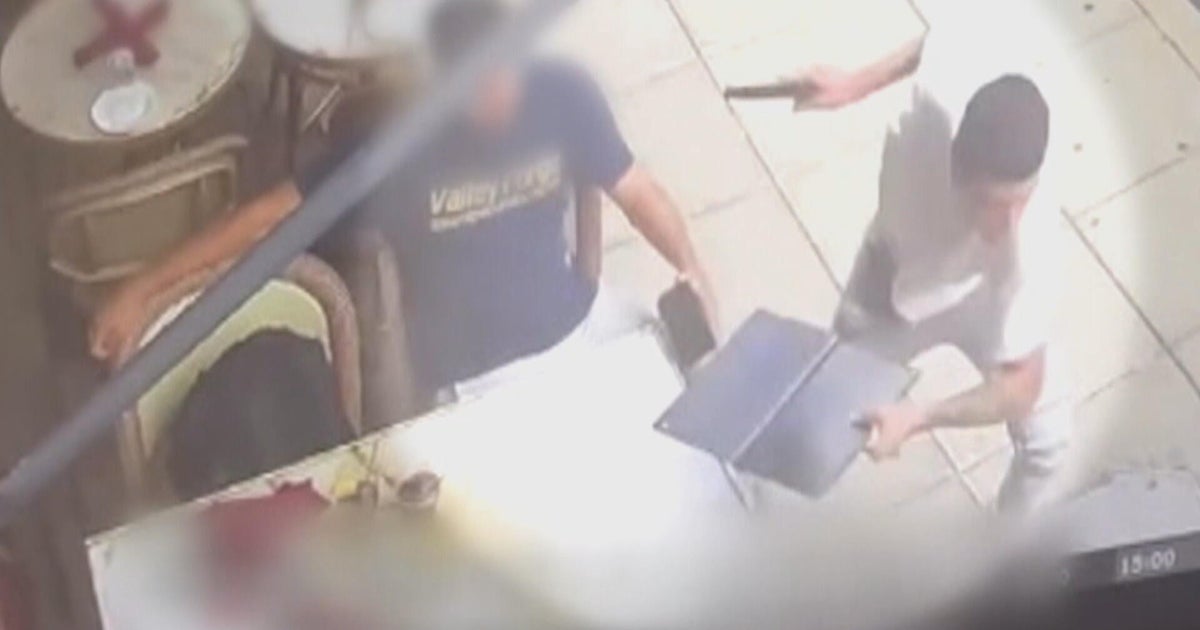 Video shows armed man stealing laptop from customer at Parc in Philadelphia's Rittenhouse Square