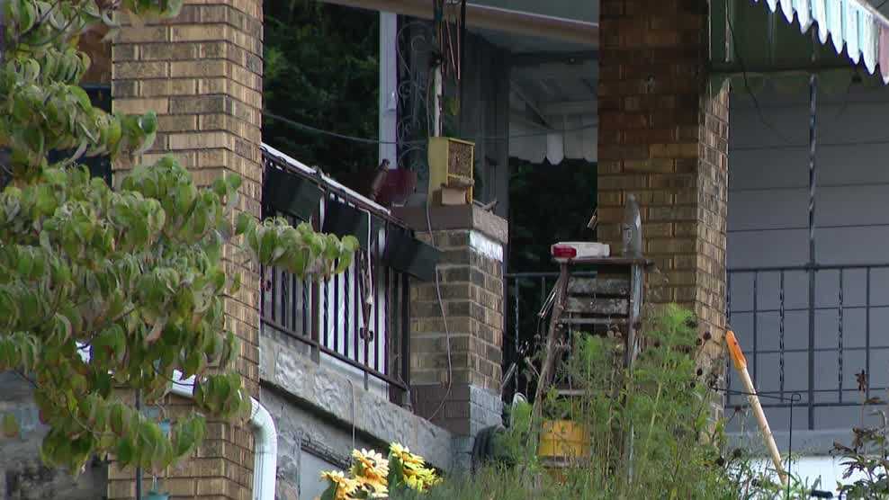 Wife allegedly stabbed husband with kitchen knife at Pittsburgh home