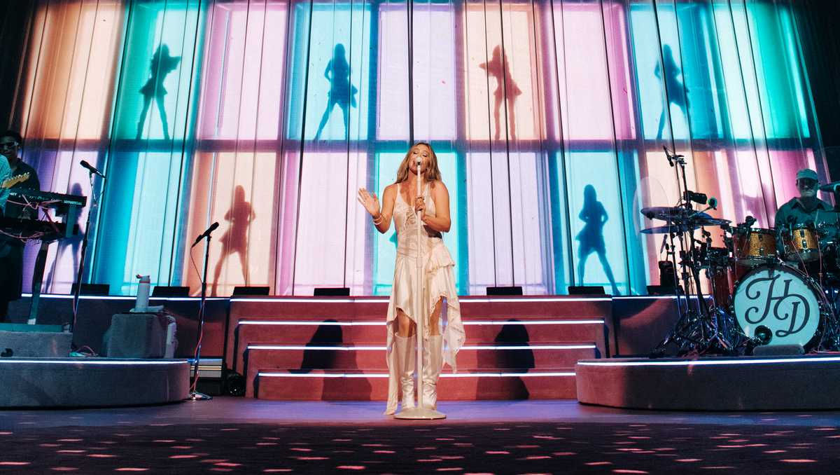 Hilary Duff adds Pittsburgh stop to 'the lucky me tour' at PPG Paints Arena
