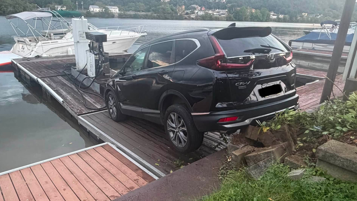 Crash at Allenport Marina in Washington County, Pennsylvania