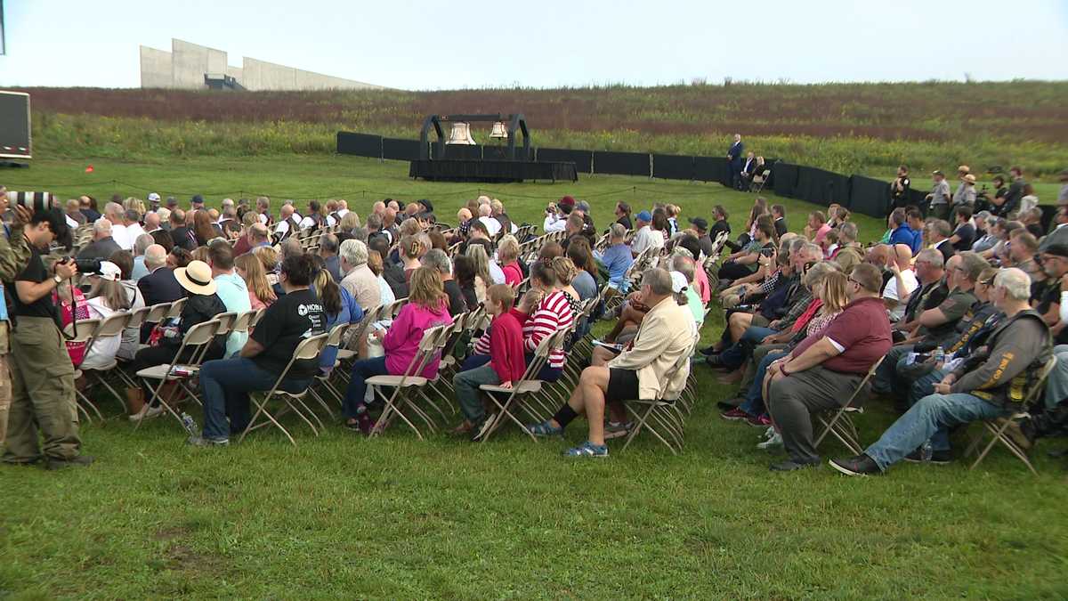 Thousands remember 9/11 at Flight 93 memorial in Pennsylvania