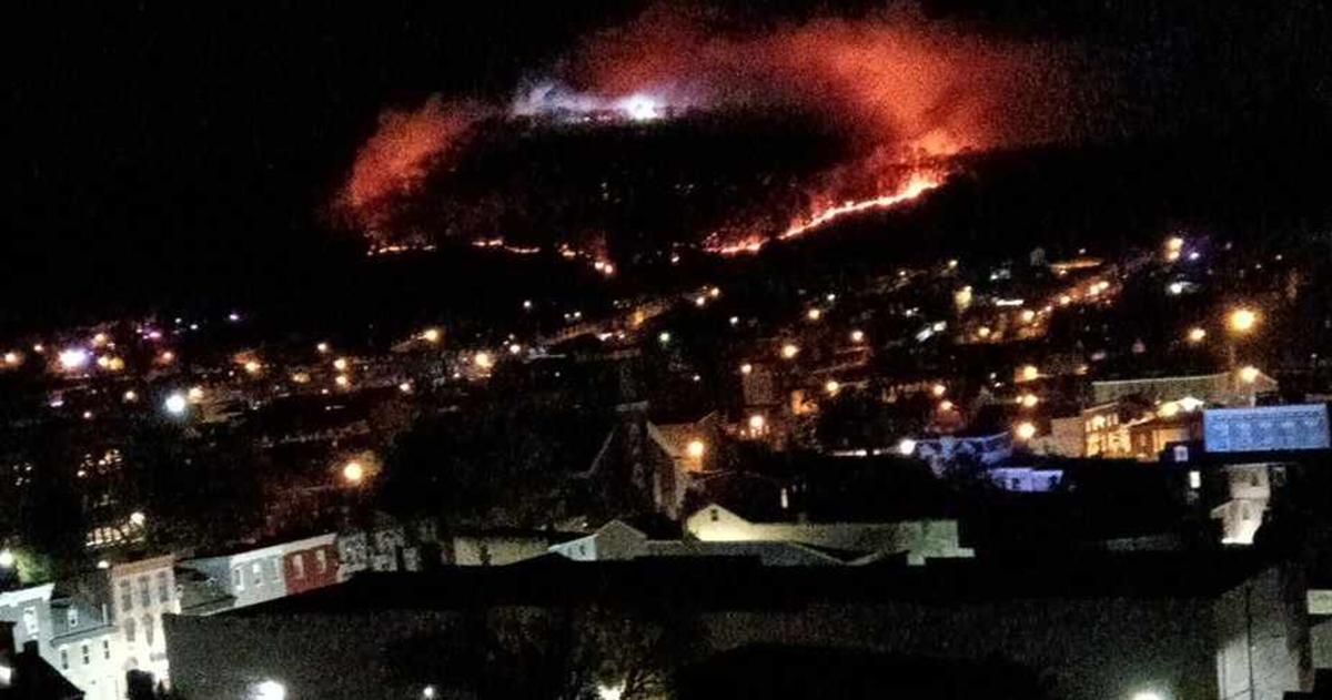 Massive brush fire strikes Neversink Mountain in Berks; evacuations underway | Reading Area