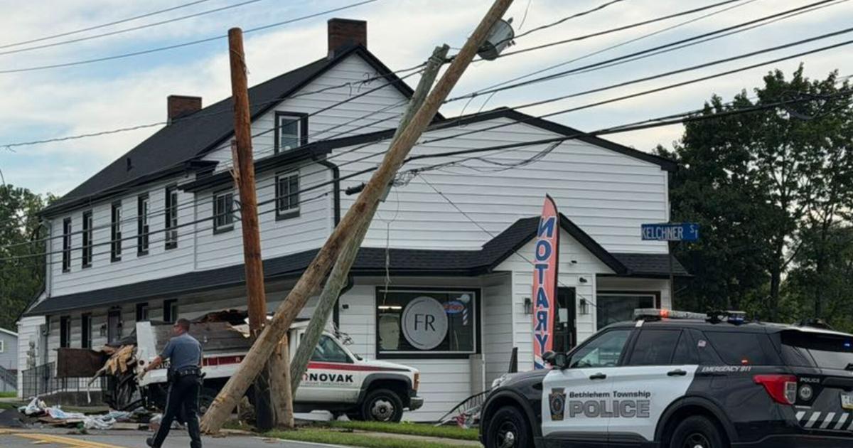 1 injured after dump truck crashes into pole in Bethlehem Twp. | Traffic