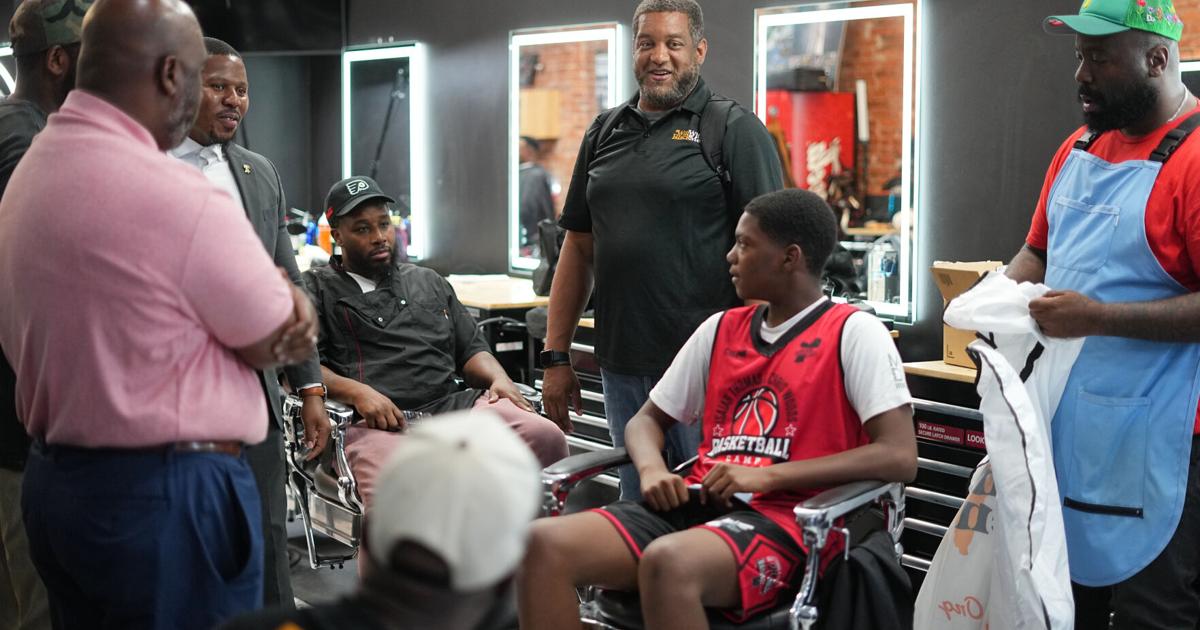 Inside a Philadelphia barbershop, Black men debate their political past and future | Local News