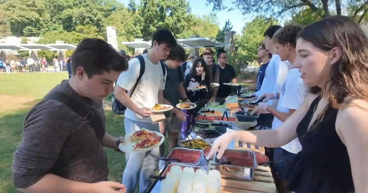 Penn State Berks kicks off Hispanic Heritage Month celebration with mariachi band, mexican food | Reading Area