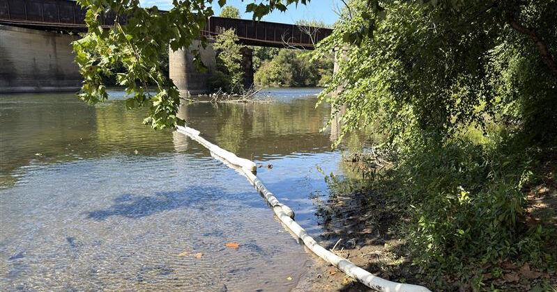 Reading investigating after 15-20 gallons of oil dumped into Schuylkill River | Reading Area