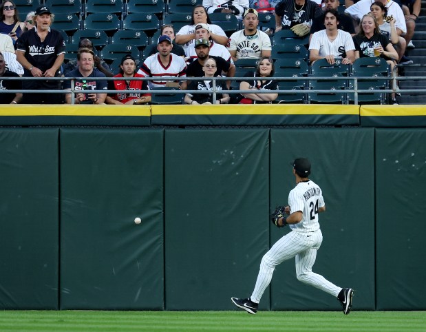 Chicago White Sox right fielder Braden Montgomery (24) tracks down a ball on a run-scoring double for Pittsburgh Pirates designated hitter Bryan Reynolds in the first inning of a game at Rate Field in Chicago on Sept. 8, 2026. (Chris Sweda/Chicago Tribune)