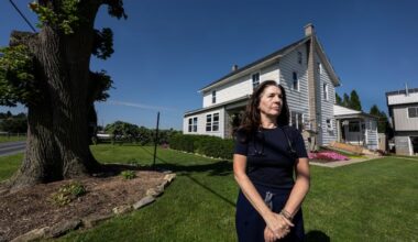 Midwife Roberta Devers is photographed Tuesday, Sept. 8, 2026, near the home of one of her Amish patients in Lancaster, Pa. Devers, who primarily serves Amish mothers, discusses the measles outbreak and why she believes unlicensed midwives should be allowed to administer MMR booster shots.