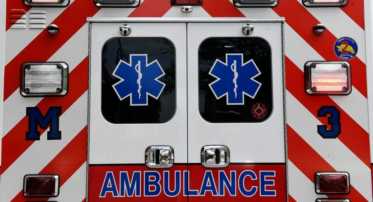Man hospitalized after motorcycle wreck in Midvalley
