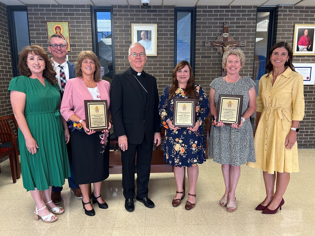 Longtime Catholic educators honored with Saint John Paul II Award – Scranton Times-Tribune