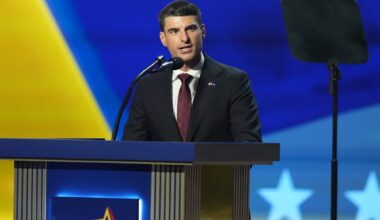 Bresnahan speaks at GOP's unusual midterm convention
