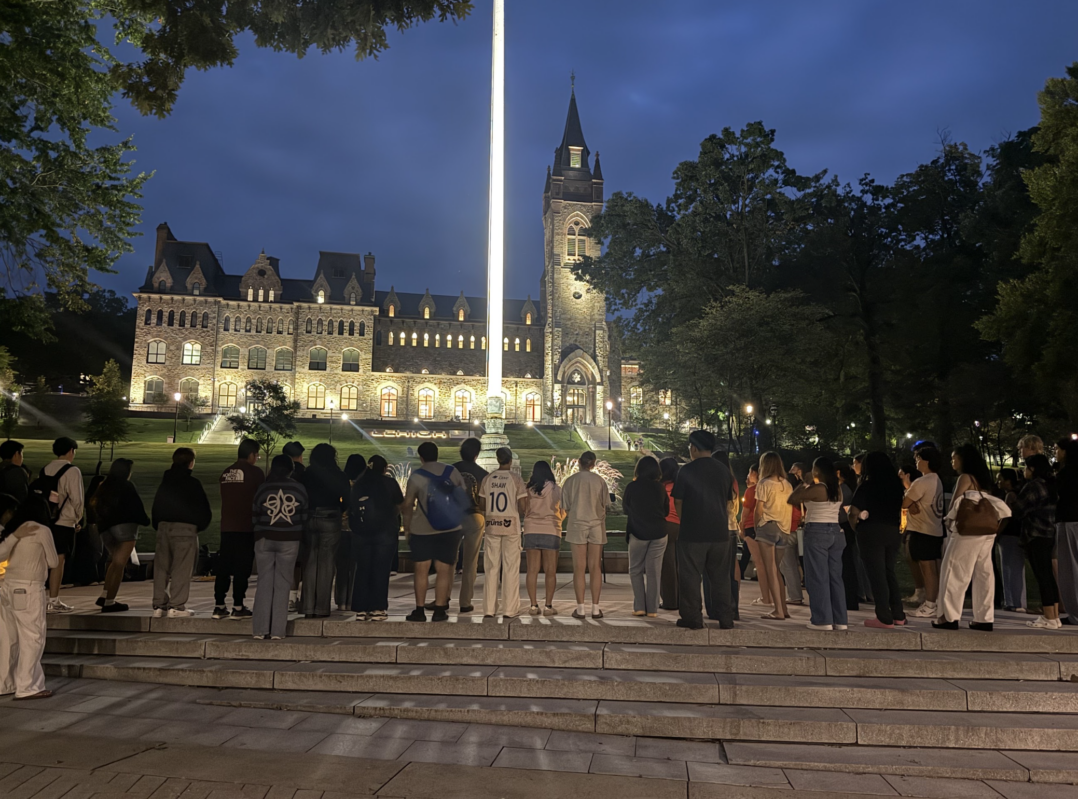 Lehigh students, faculty gather to honor life lost by ICE