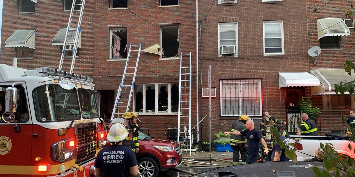 Firefighter injured in South Philly row home fire