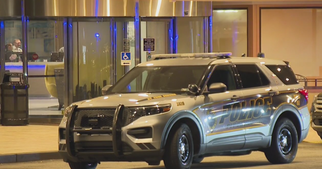 Woman stabbed with a fork during fight at Downtown Pittsburgh hotel