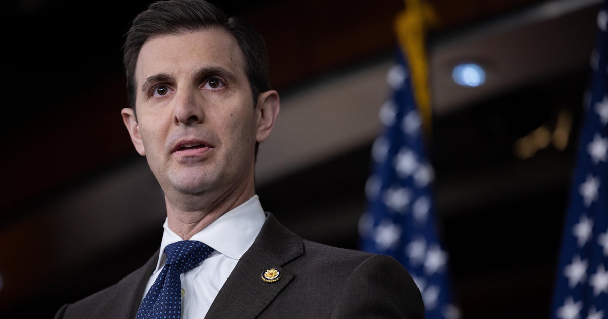 Deluzio says he's thinking about running against Fetterman in 2028 Democratic primary
