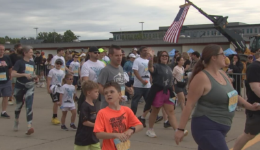 Fun run at Pittsburgh International Airport sets attendance record