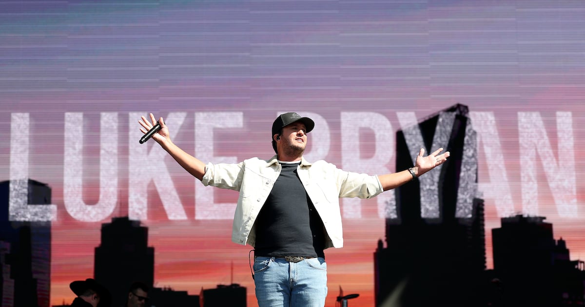 Luke Bryan’s Farm Tour stop in Pittsburgh area will not be rescheduled