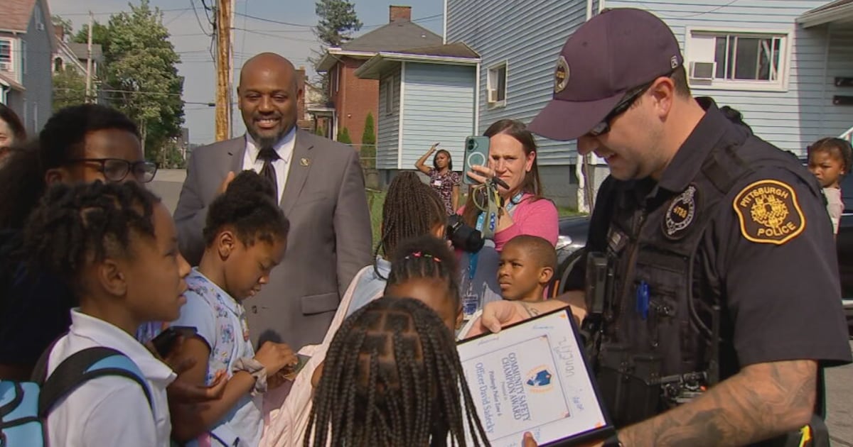 Students honor Pittsburgh police officer dedicated to keeping them safe