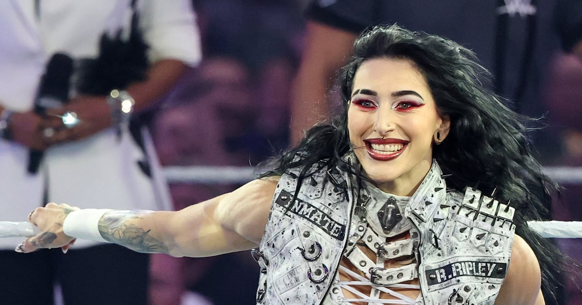 Pennsylvania man loses over $40K to scammer impersonating WWE wrestler Rhea Ripley