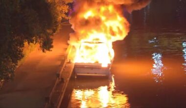 Boat goes up in flames along Allegheny River in Downtown Pittsburgh – WPXI