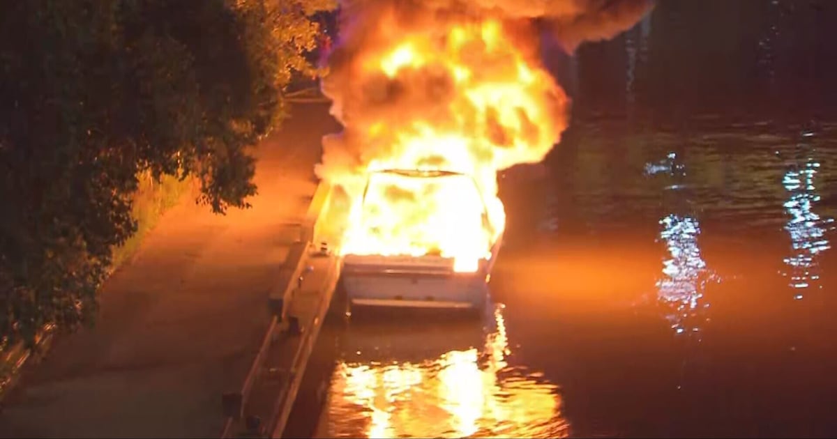 Boat goes up in flames along Allegheny River in Downtown Pittsburgh – WPXI