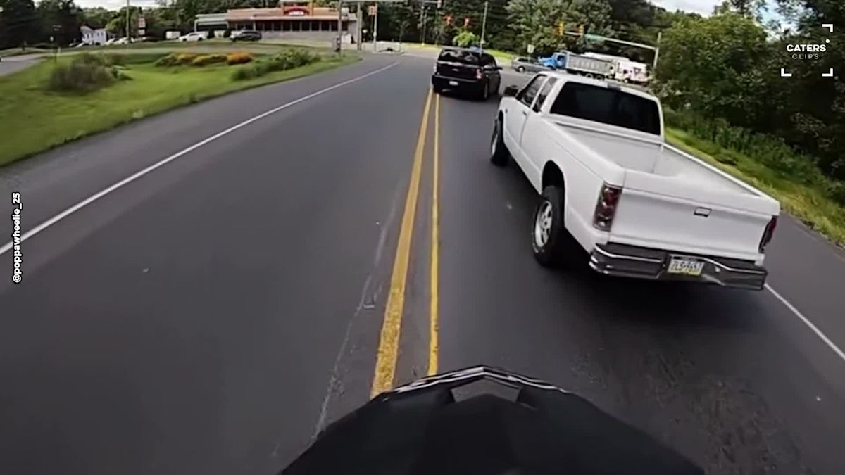 Pennsylvania Motorcyclist Stops After Spotting A Driver In Trouble
