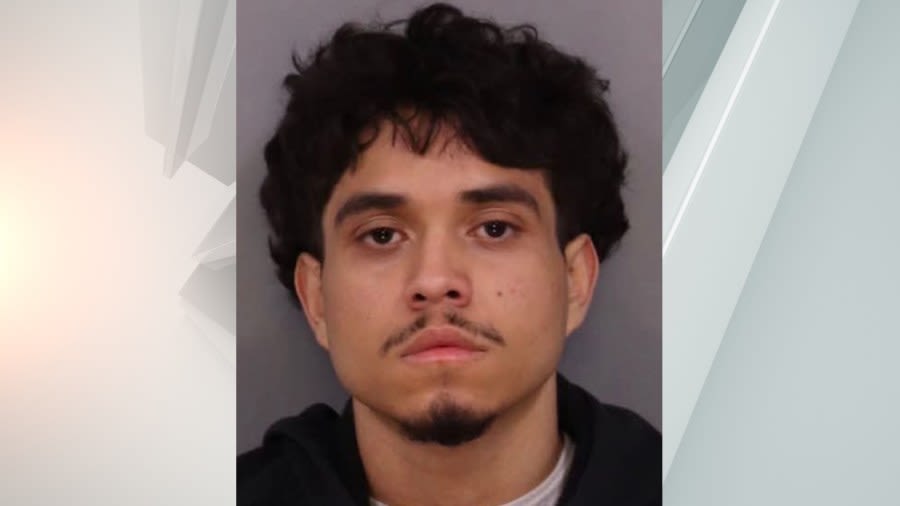 Teen accused of threatening two women at gunpoint