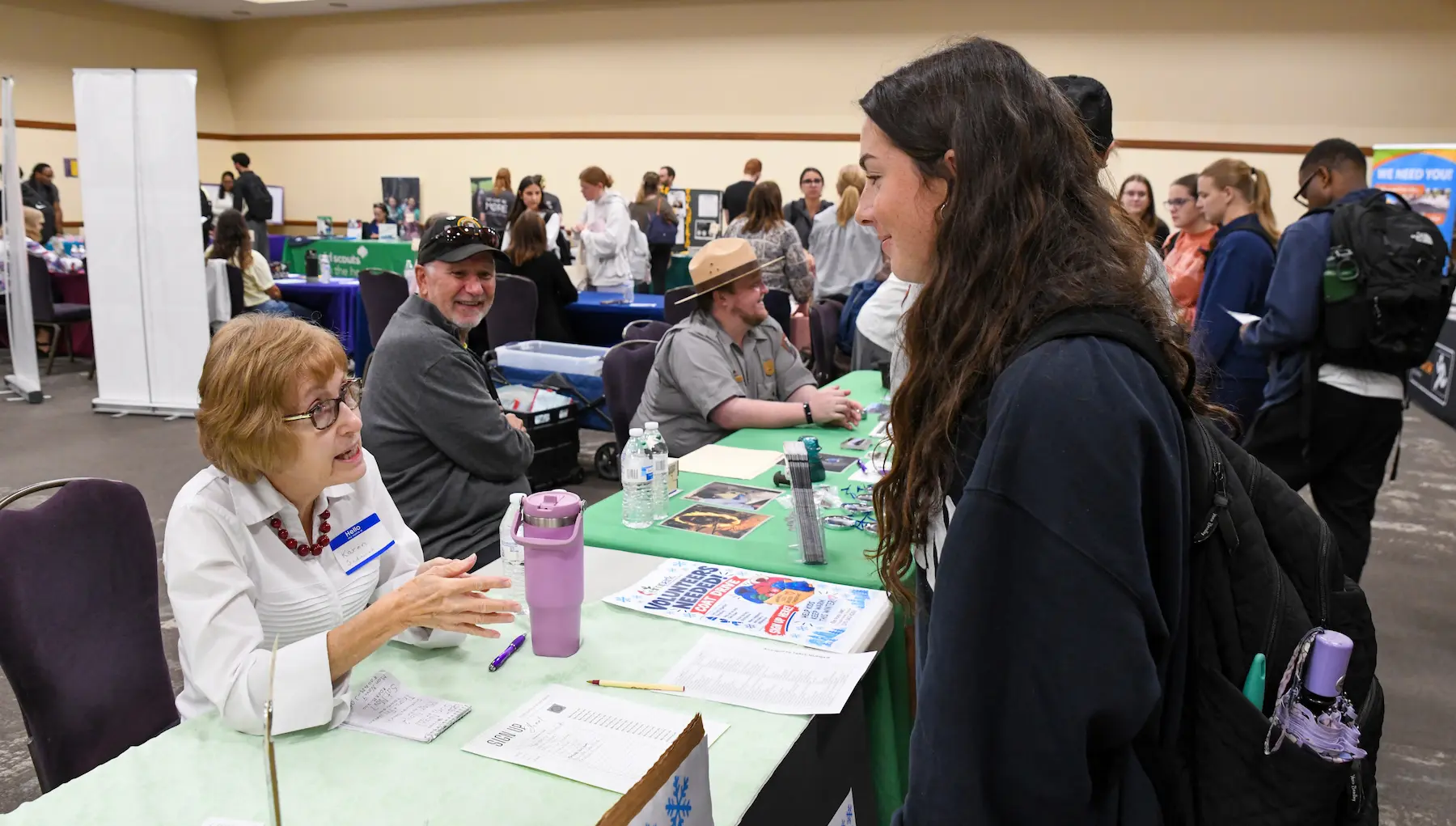 Volunteer and Service Fair Attracts Hundreds of Students