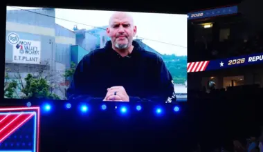Pennsylvania's Fetterman Appears at GOP Convention as Dean Leads Democratic Pushback