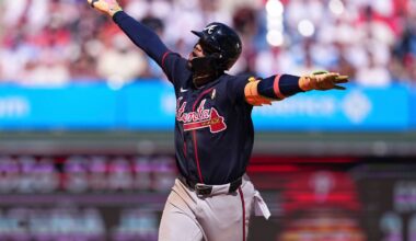 Braves' Ronald Acuña Jr. does curtain call amid boos in Philly