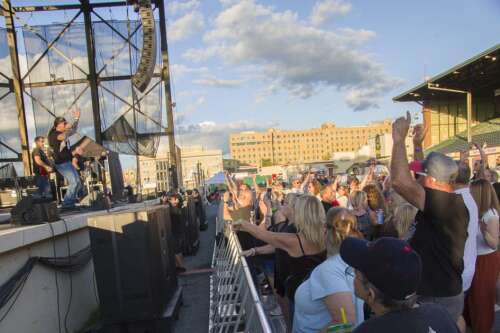Concert Review: “Local Legends Live” brings Grandstand camaraderie to Allentown Fair – Lehigh Valley Press