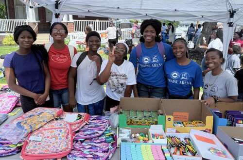 Church provides school items – Lehigh Valley Press