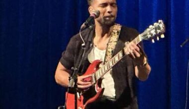 Concert Review: For Devon Gilfillian, good music never gets old at Musikfest Cafe – Lehigh Valley Press