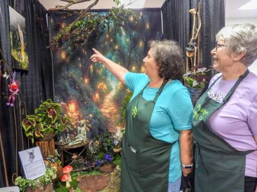 Garden Club dresses the stage – Lehigh Valley Press