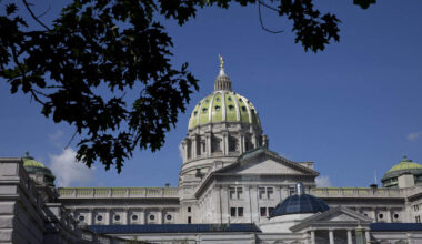 Pa lawmakers approve student cellphone ban in schools
