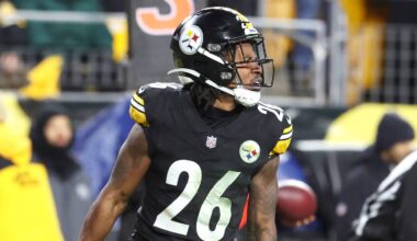 Steelers CB Injured on Punt Return vs. Bucs