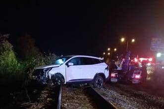 SUV veers off road, lands on railroad track at Millvale; driver and passengers not found