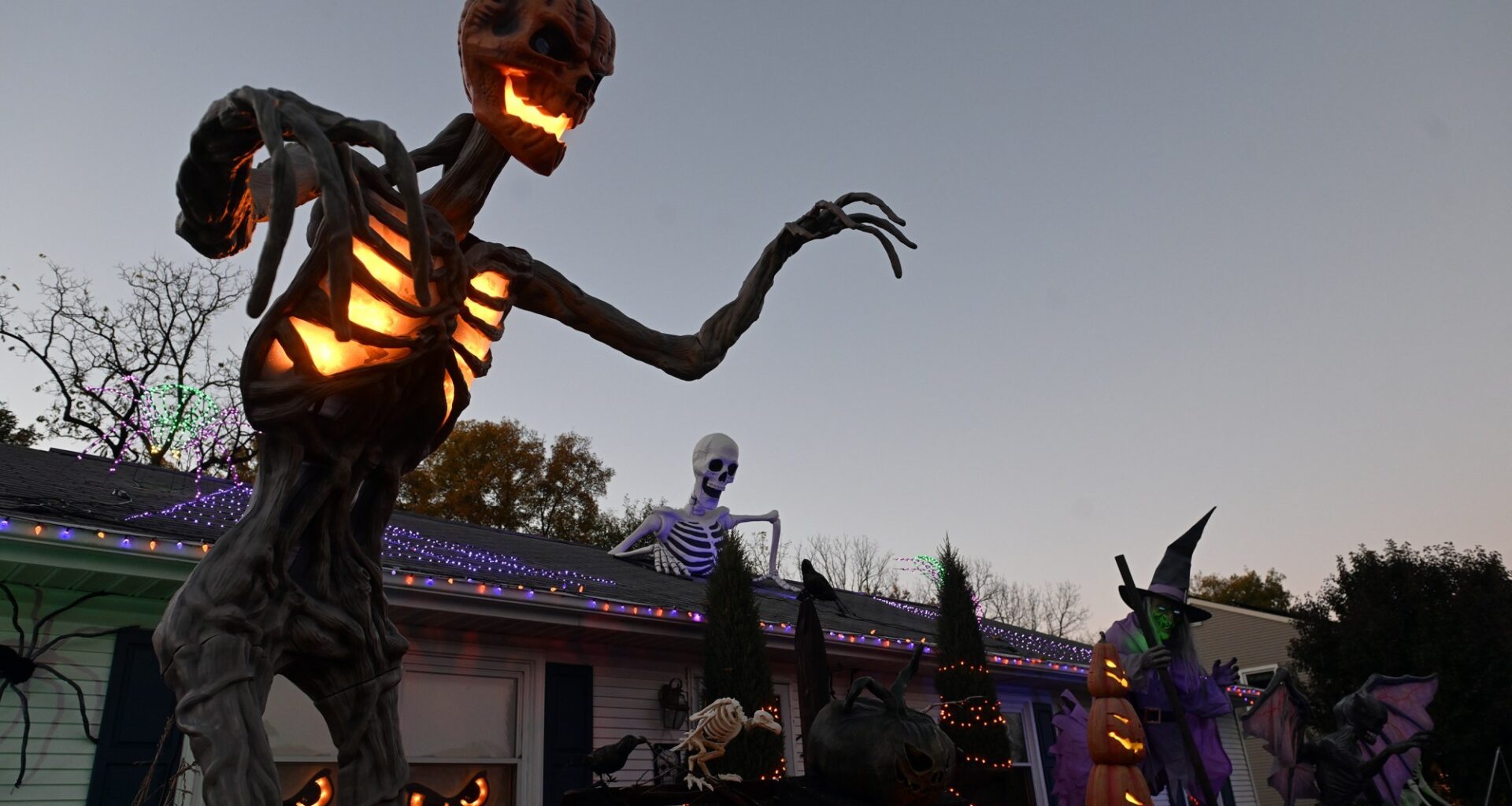 2026 Creepin’ for Critters Halloween house decorating tour expanded
